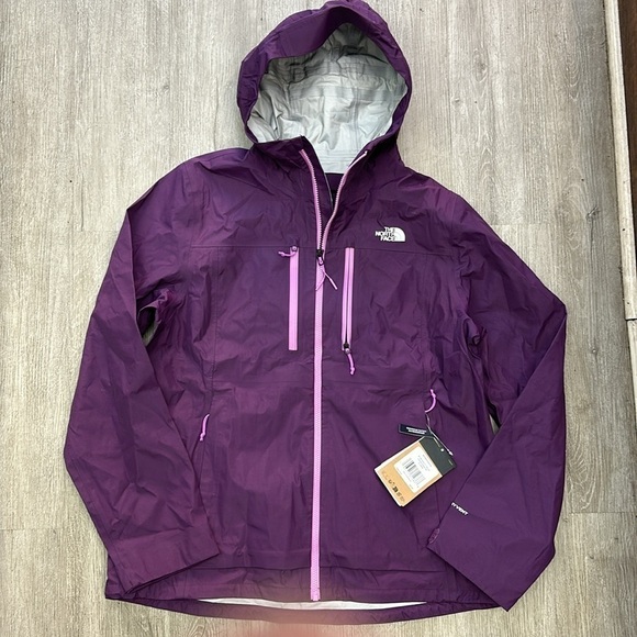 The North Face
Terrain Vista 3L Pro Jacket - Women's Color:
Black Currant Purple - Picture 6 of 11
